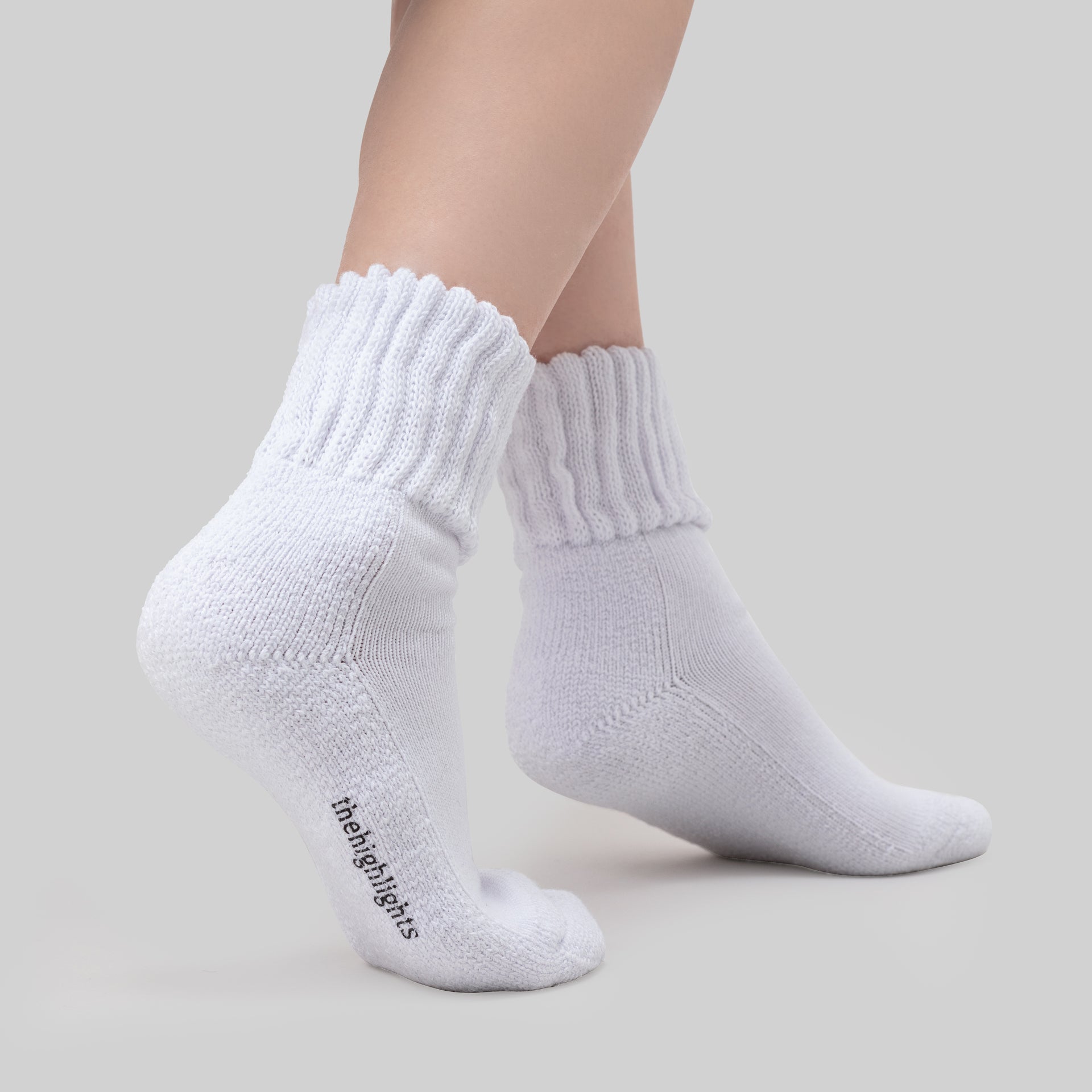 ‘2双袜子’白色